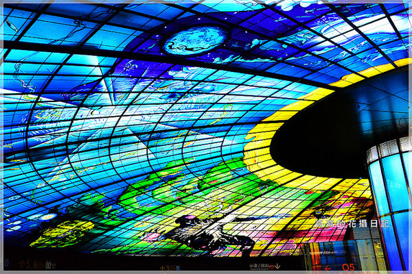 高雄捷運美麗島站：【高雄】新興區。美麗島捷運站 穹頂大廳 光之穹頂２.０再進化