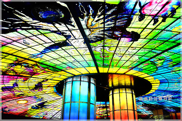 高雄捷運美麗島站：【高雄】新興區。美麗島捷運站 穹頂大廳 光之穹頂２.０再進化