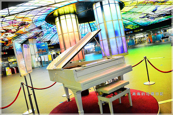 高雄捷運美麗島站：【高雄】新興區。美麗島捷運站 穹頂大廳 光之穹頂２.０再進化