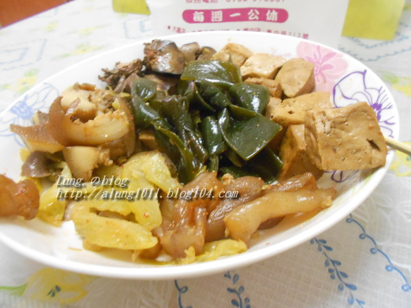 櫥窗滷味(鼎山夜市)：期待再相會~    鼎山夜市2.櫥窗滷味