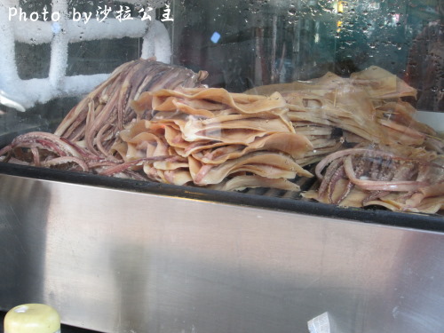 慈聖宮(Tsu-Sheng Temple)：大同區「慈聖宮小吃街」大稻埕