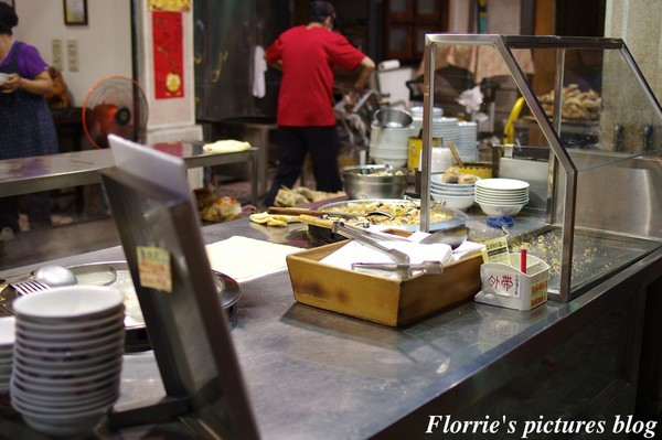 林聰明沙鍋魚頭(中正本店):嘉義美食~林聰明沙鍋魚頭店~鮮甜的湯頭,軟嫩的白菜真是可口丫