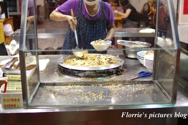 林聰明沙鍋魚頭(中正本店):嘉義美食~林聰明沙鍋魚頭店~鮮甜的湯頭,軟嫩的白菜真是可口丫