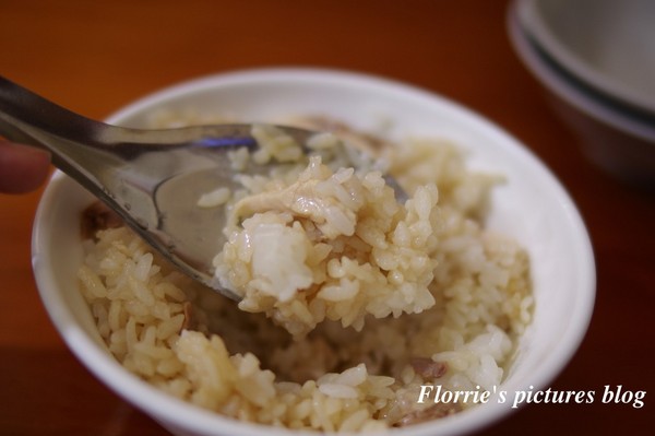 林聰明沙鍋魚頭(中正本店):嘉義美食~林聰明沙鍋魚頭店~鮮甜的湯頭,軟嫩的白菜真是可口丫