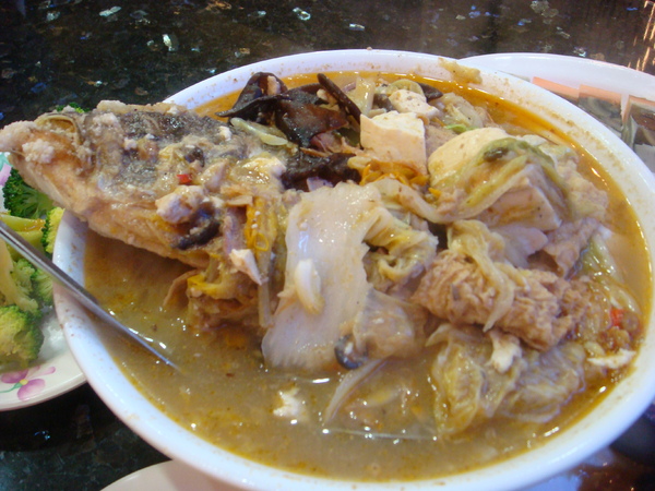 林聰明沙鍋魚頭(中正本店)：嘉義好吃沙鍋魚頭