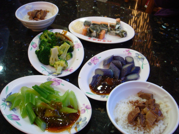 林聰明沙鍋魚頭(中正本店)：嘉義好吃沙鍋魚頭