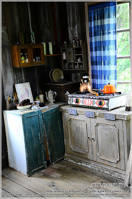 奮起湖現烤甜甜圈：【嘉義】竹崎鄉。奮起湖百年檜木現烤甜甜圈 ＆ 星空小木屋