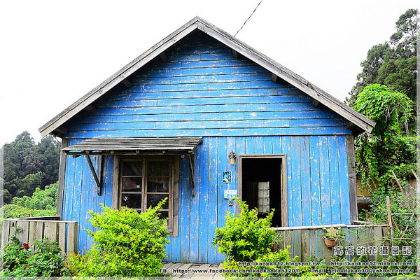奮起湖現烤甜甜圈：【嘉義】竹崎鄉。奮起湖百年檜木現烤甜甜圈 ＆ 星空小木屋