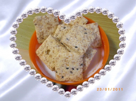 最划算芝麻方塊酥：好吃的方塊酥˙一口酥