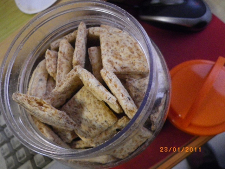 最划算芝麻方塊酥：好吃的方塊酥˙一口酥