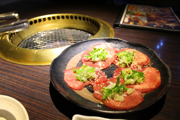 乾杯(淡水店)：[台北]親親五花肉讓我們『乾杯』吧〜