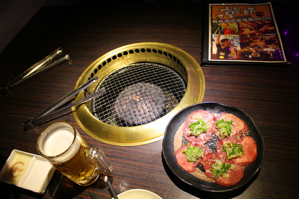 乾杯(淡水店)：[台北]親親五花肉讓我們『乾杯』吧〜