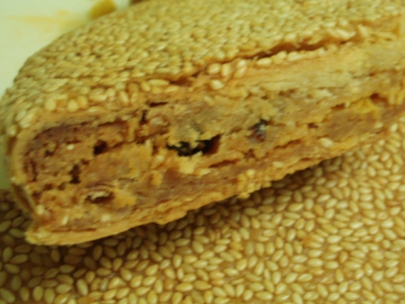 新建成餅店芝麻蛋黃：芝麻蛋黃香酥喜餅