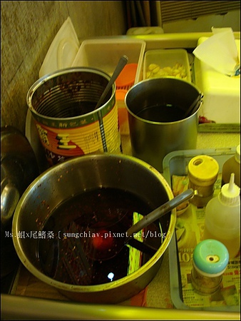 正宗牛肉麵水餃：［新北淡水］英專路夜市｜正宗牛肉麵．水餃