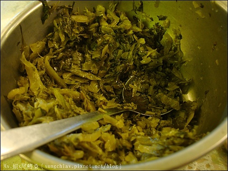 正宗牛肉麵水餃：［新北淡水］英專路夜市｜正宗牛肉麵．水餃