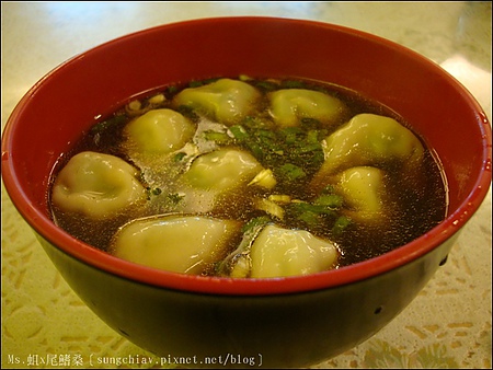 正宗牛肉麵水餃：［新北淡水］英專路夜市｜正宗牛肉麵．水餃