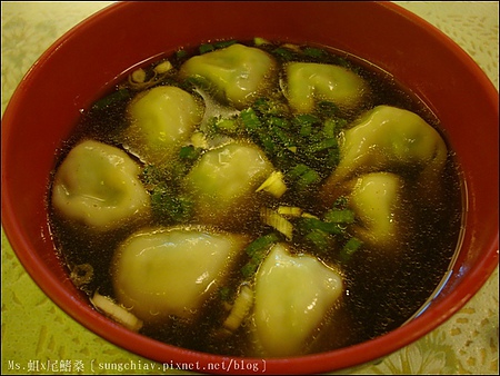 正宗牛肉麵水餃：［新北淡水］英專路夜市｜正宗牛肉麵．水餃