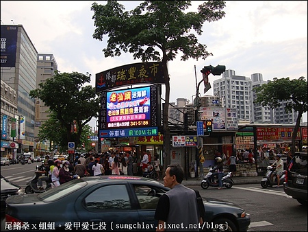 萬國牛排：［高雄鼓山］瑞豐夜市：萬國牛排、九龍城陳記香港茶、岩武將、阿3脆皮雞蛋糕＠捷運巨蛋站