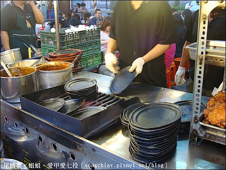 萬國牛排：［高雄鼓山］瑞豐夜市：萬國牛排、九龍城陳記香港茶、岩武將、阿3脆皮雞蛋糕＠捷運巨蛋站
