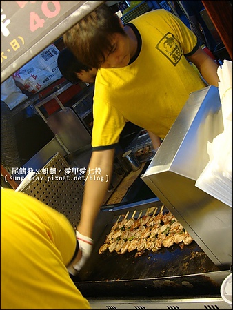 萬國牛排：［高雄鼓山］瑞豐夜市：萬國牛排、九龍城陳記香港茶、岩武將、阿3脆皮雞蛋糕＠捷運巨蛋站