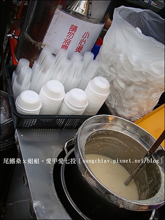 萬國牛排：［高雄鼓山］瑞豐夜市：萬國牛排、九龍城陳記香港茶、岩武將、阿3脆皮雞蛋糕＠捷運巨蛋站