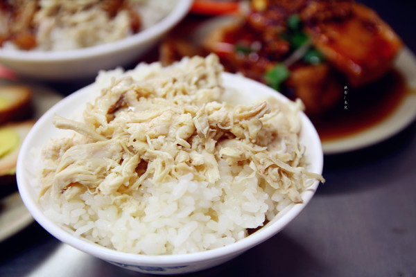 喜相逢米粉湯：【新北市淡水區。小吃】喜相逢米粉湯 近淡水捷運站淡水老街 食尚玩家報導 淡水人的古早味美食