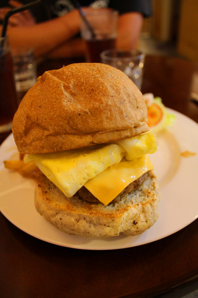 FiFi Natural：[台北] 淡江必吃校園美食 FIFI美味漢堡