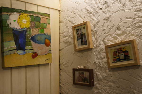 義派輕鬆：(胖樺食記)台北東區高CP值下午茶「義派輕鬆」。爆漿熔岩巧克力蛋糕加上香草冰淇淋無敵組合。