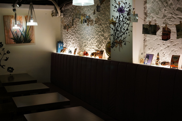 義派輕鬆：(胖樺食記)台北東區高CP值下午茶「義派輕鬆」。爆漿熔岩巧克力蛋糕加上香草冰淇淋無敵組合。