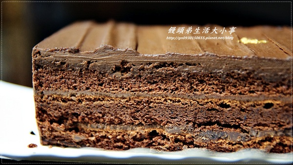 Apostle艾波索烘焙坊:【艾波索烘焙坊】72%比利時巧克力黑金磚&千層冰淇淋泡芙