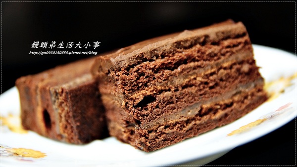 Apostle艾波索烘焙坊:【艾波索烘焙坊】72%比利時巧克力黑金磚&千層冰淇淋泡芙