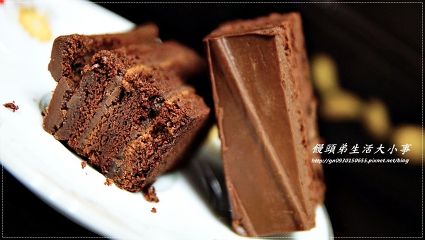 Apostle艾波索烘焙坊:【艾波索烘焙坊】72%比利時巧克力黑金磚&千層冰淇淋泡芙