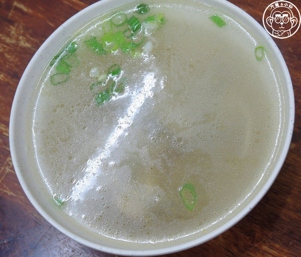 臻品牛肉麵館：呷飽祙【新北三峽･臻品牛肉麵館】休假很隨興的好吃麵店