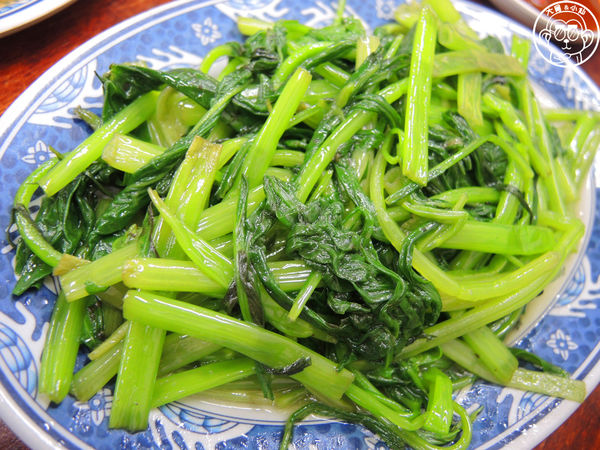 臻品牛肉麵館：呷飽祙【新北三峽･臻品牛肉麵館】休假很隨興的好吃麵店