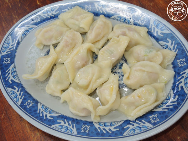 臻品牛肉麵館：呷飽祙【新北三峽･臻品牛肉麵館】休假很隨興的好吃麵店