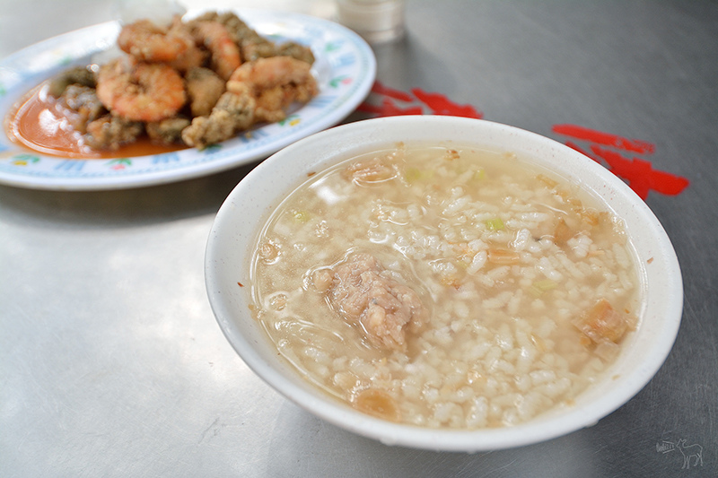 葉家肉粥:老台北中式早午餐,好吃的炸紅燒肉,慈聖宮美食,捷運大橋頭站