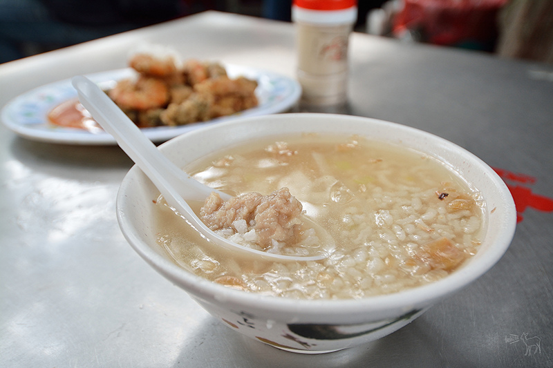 葉家肉粥:老台北中式早午餐,好吃的炸紅燒肉,慈聖宮美食,捷運大橋頭站