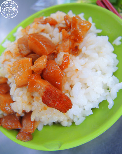 慈聖宮(Tsu-Sheng Temple)：呷飽祙【台北大同･大稻埕慈聖宮 美食廣場】必點魩仔魚炒飯+肉粥和炸物