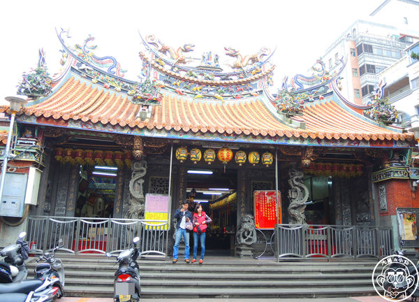 慈聖宮(Tsu-Sheng Temple)：呷飽祙【台北大同･大稻埕慈聖宮 美食廣場】必點魩仔魚炒飯+肉粥和炸物