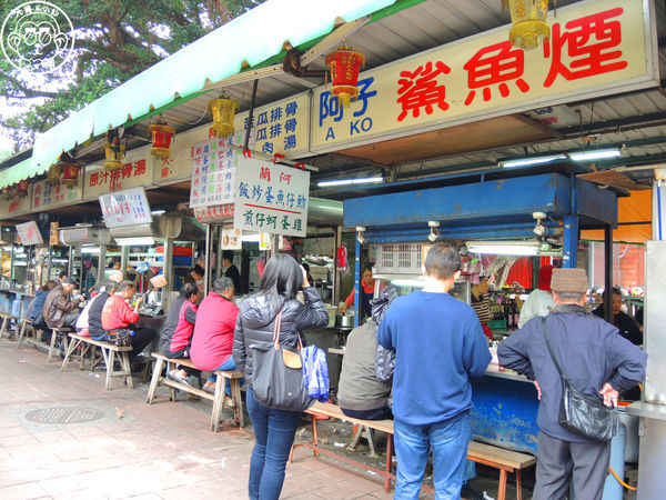 慈聖宮(Tsu-Sheng Temple)：呷飽祙【台北大同･大稻埕慈聖宮 美食廣場】必點魩仔魚炒飯+肉粥和炸物