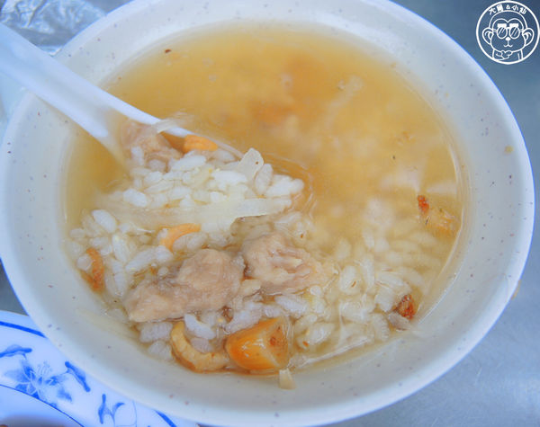 慈聖宮(Tsu-Sheng Temple)：呷飽祙【台北大同･大稻埕慈聖宮 美食廣場】必點魩仔魚炒飯+肉粥和炸物