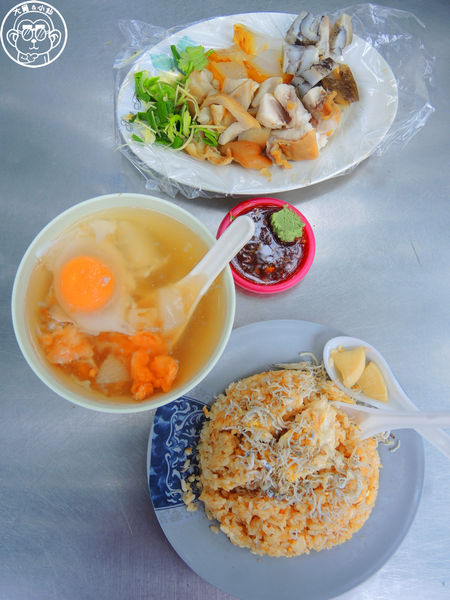 慈聖宮(Tsu-Sheng Temple)：呷飽祙【台北大同･大稻埕慈聖宮 美食廣場】必點魩仔魚炒飯+肉粥和炸物