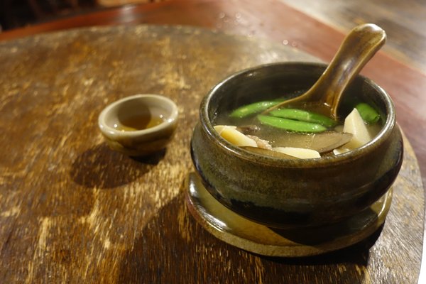 陶轤食堂:(胖樺食記) 三峽必吃美食「陶轤食堂」,以茶入菜的簡約美味佐以古色文物