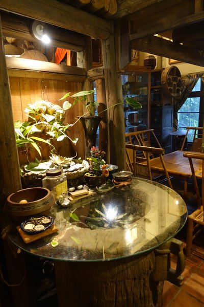 陶轤食堂:(胖樺食記) 三峽必吃美食「陶轤食堂」,以茶入菜的簡約美味佐以古色文物