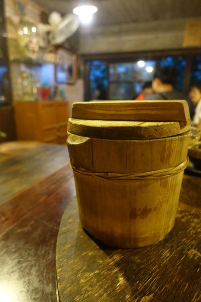 陶轤食堂:(胖樺食記) 三峽必吃美食「陶轤食堂」,以茶入菜的簡約美味佐以古色文物