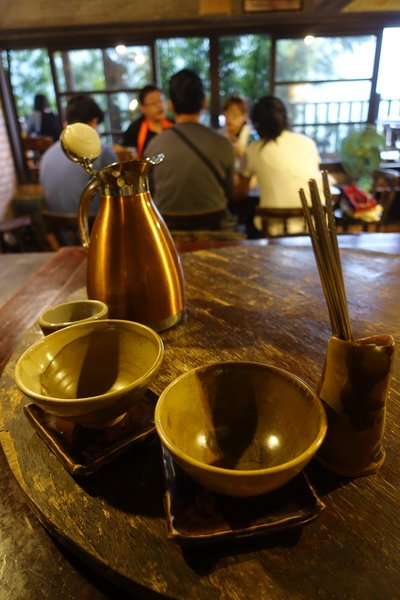 陶轤食堂:(胖樺食記) 三峽必吃美食「陶轤食堂」,以茶入菜的簡約美味佐以古色文物