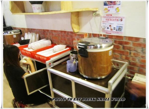 台灣磚窯雞三峽:台灣磚窯雞~~古早味雞油飯吃到飽