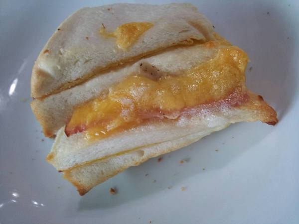 洪瑞珍三明治(中山店)：＊台中名產～洪瑞珍三明治！滿漢 原味 芝士 全麥＊