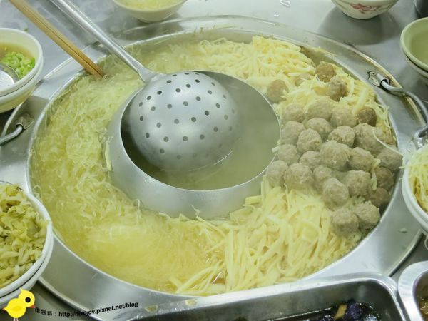 台中第二市場-聰明控肉飯vs李海控肉飯,控肉大對決-李海魯肉滷汁