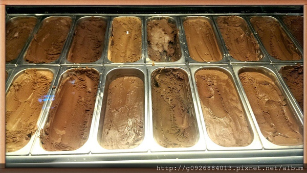 913867_568438289843550_1971734137_o